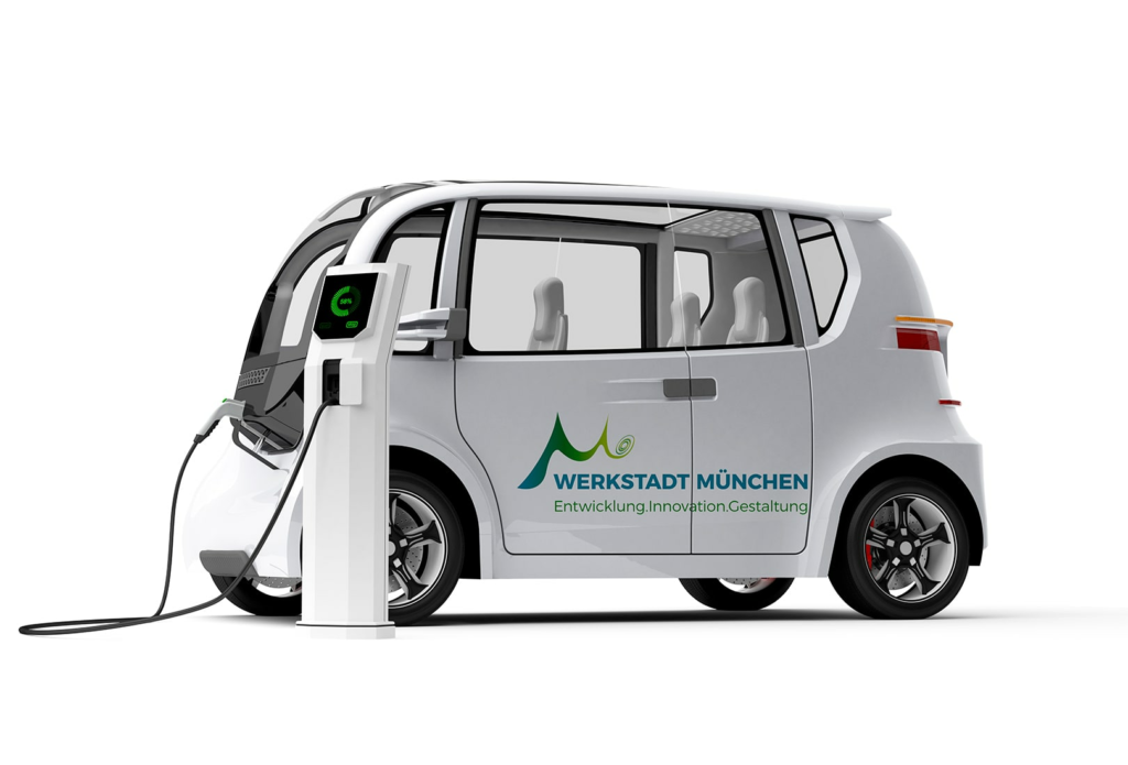Visualisierung zur Werkstadt München: Innovatives weißes Elektroauto mit dem Logo an einer Ladesäule.