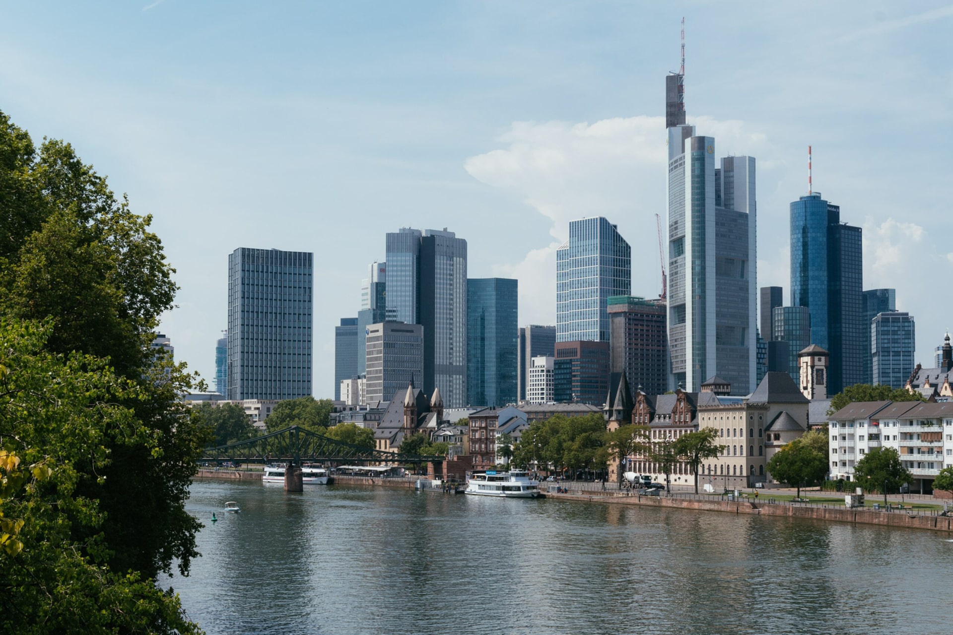 Foto der Frankfurter Skyline.