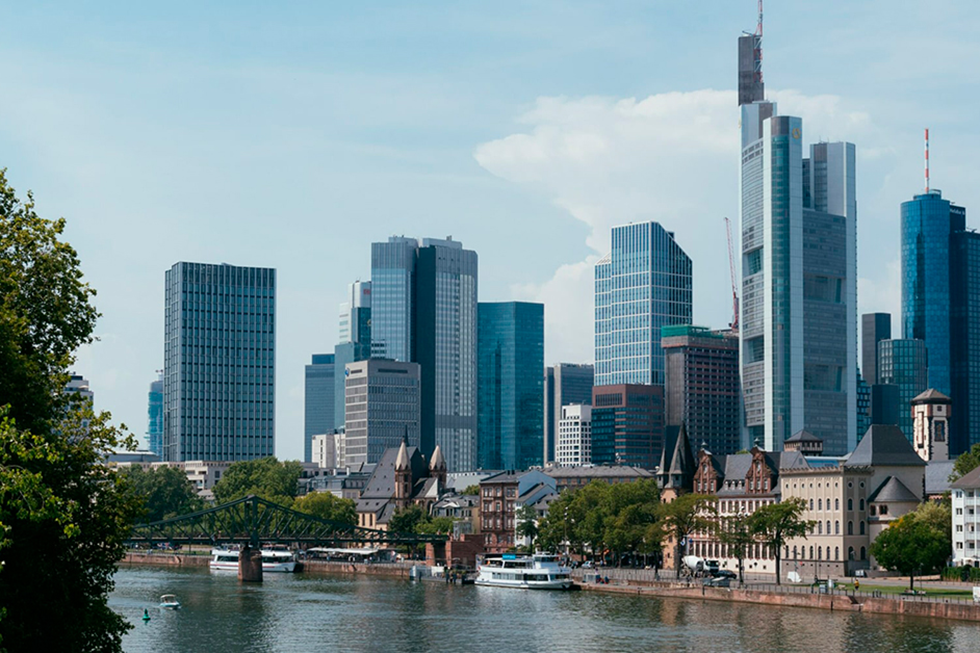 Foto der Frankfurter Skyline.